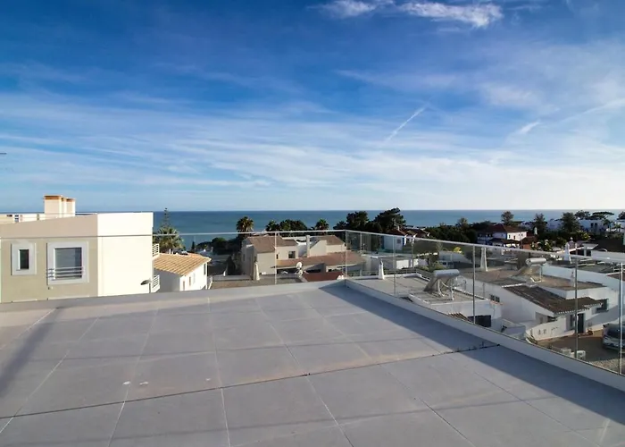 Panoramic N Apartment - Rooftop Pool & Sea View & Bbq